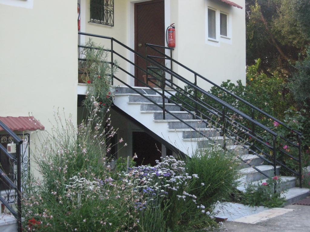 Areti Studios Paramonas  Exterior photo
